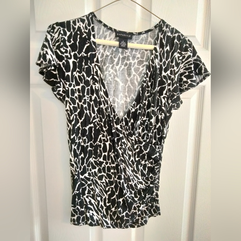 Rafaella Women's Size S Black And White Shirtsleeves